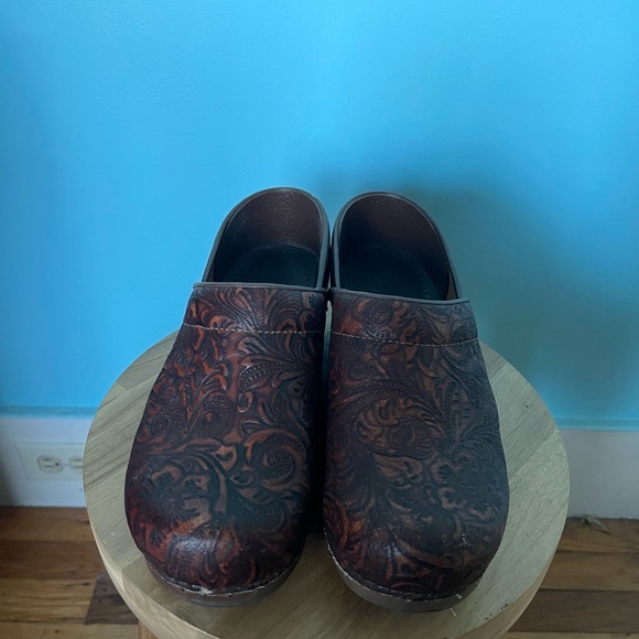 Sanitas Brown Embossed Clogs - Picture 5 of 6